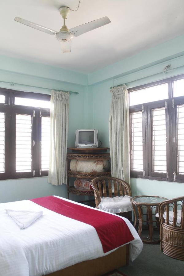 Pushpa Guest House Pokhara Exterior foto