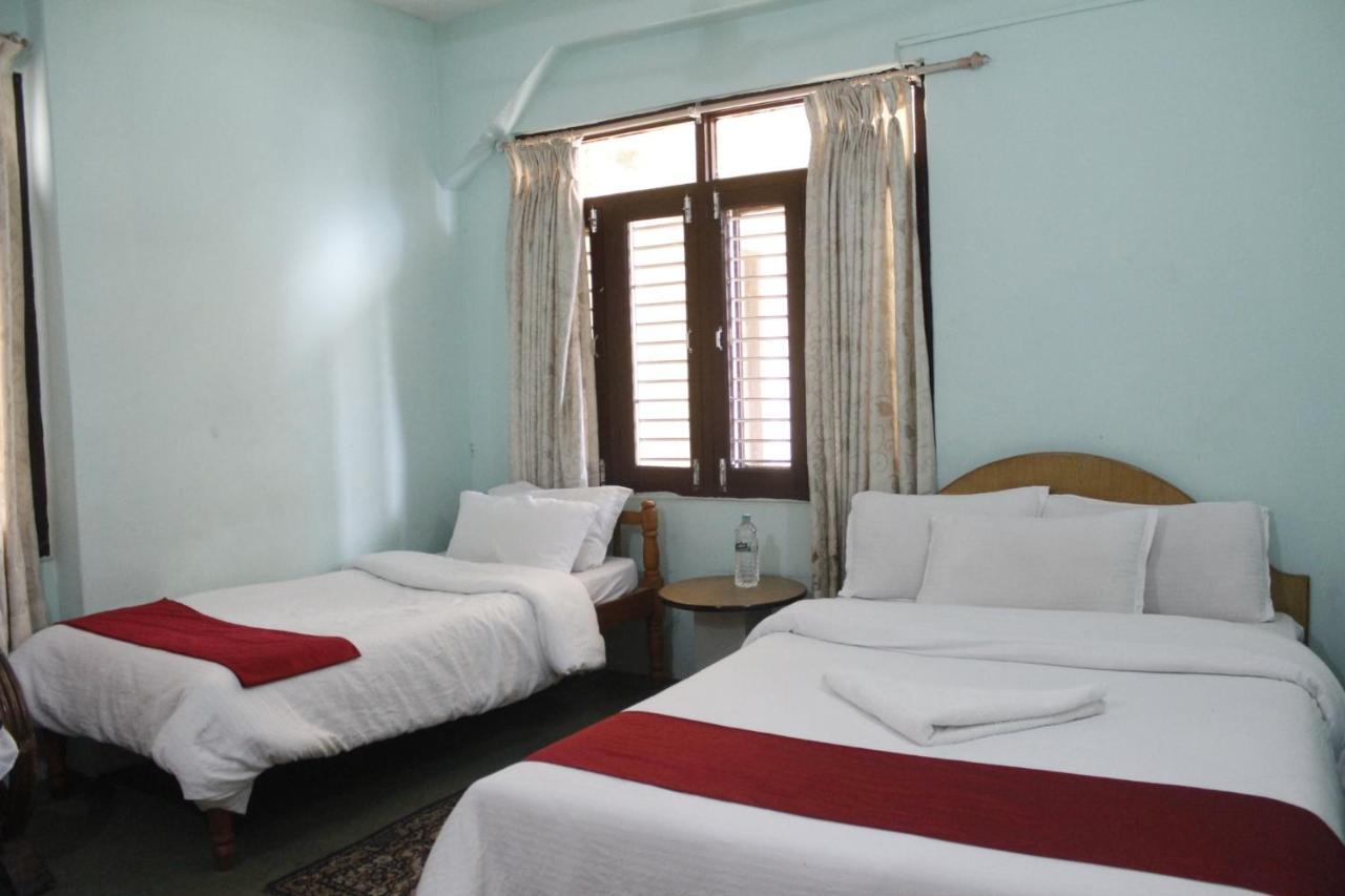 Pushpa Guest House Pokhara Exterior foto